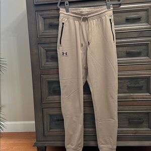 Men’s Under Armour Light Tan Joggers